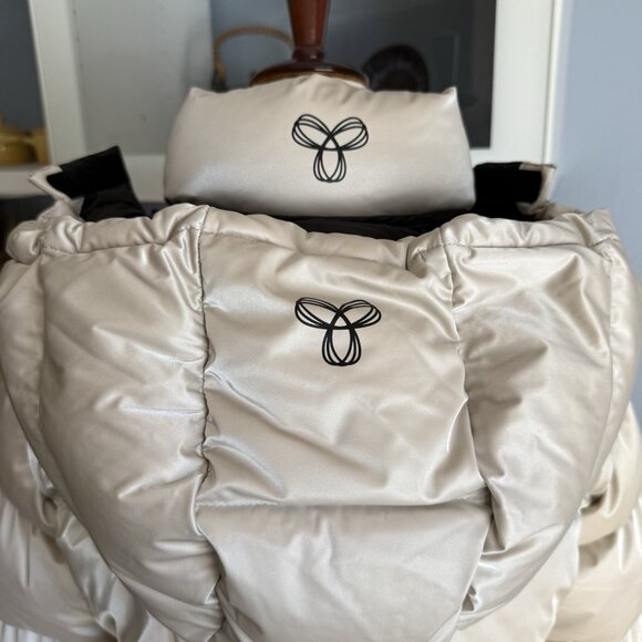 Aritzia The Super Puff Shorty Liquid Shine Birch Down Cropped Puffer Jacket XS - Picture 9 of 9